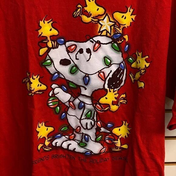 2011 Peanuts "Friends Brighten The Holiday Season" Snoopy Christmas T-Shirt XXL - Picture 2 of 6